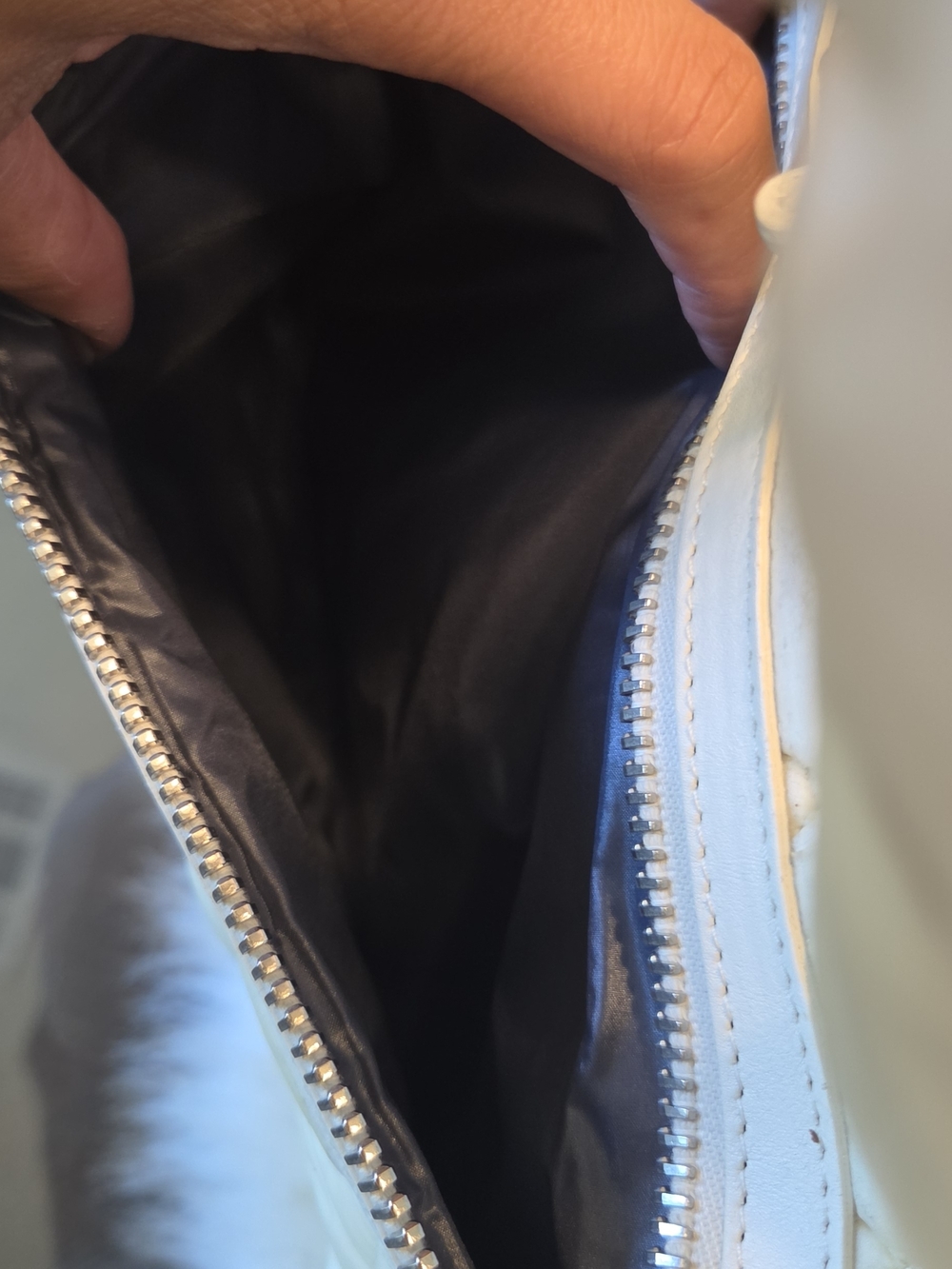 CHANEL COCOON  Cream Quilted Dome Tote with Authenticity Card. Code -With FLAWS - Picture 5 of 16